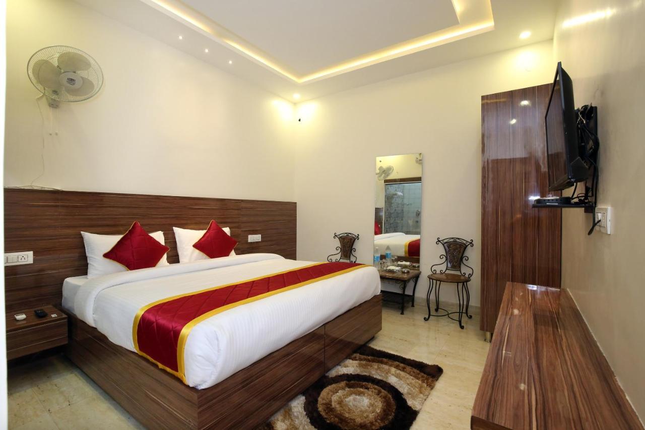 Oyo 9159 Hotel Royal Woodslark Zirakpur Ngoại thất bức ảnh