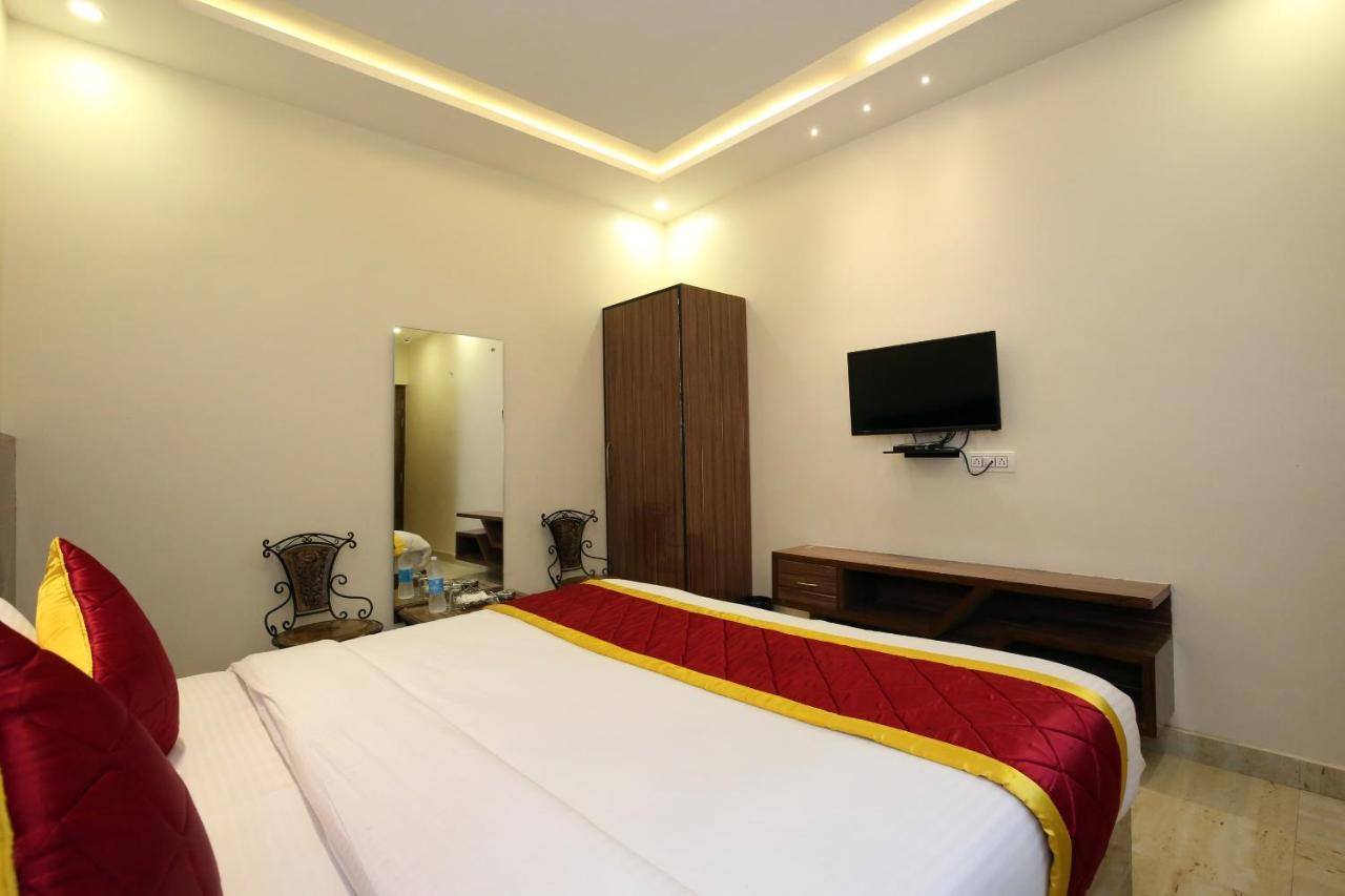 Oyo 9159 Hotel Royal Woodslark Zirakpur Ngoại thất bức ảnh
